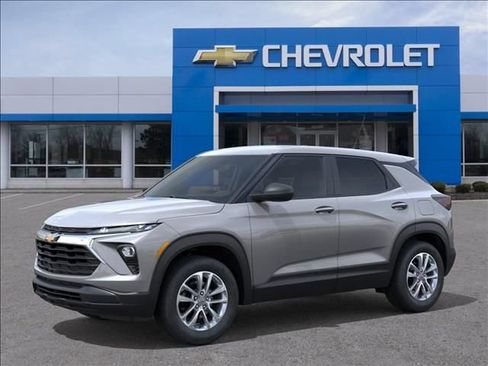 New 2026 Chevrolet TrailBlazer LS w/ LS Convenience Package FWD image 2