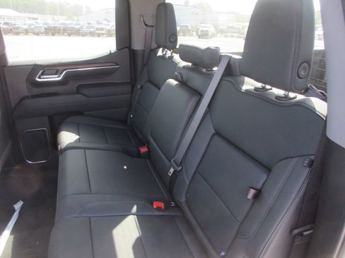 New 2026 GMC Sierra 1500 SLT w/ SLT Premium Package AWD/4WD image 16