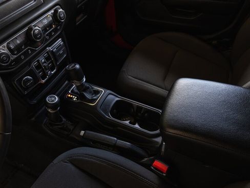 Used 2022 Jeep Wrangler Unlimited Sport AWD/4WD image 35