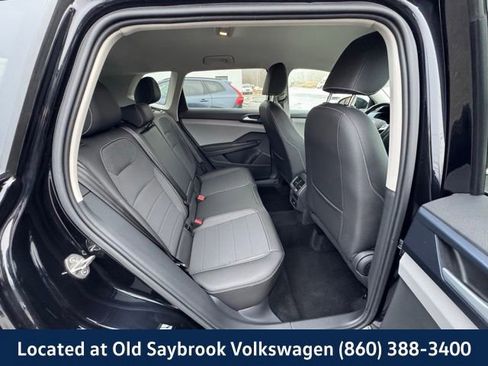 Used 2024 Volkswagen Taos SE image 21