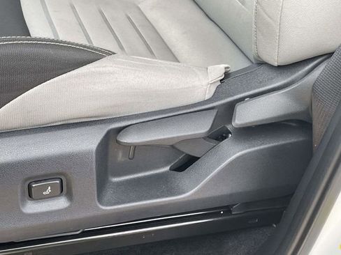 Used 2025 Toyota Tacoma TRD Off-Road image 17