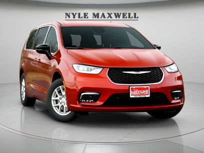 New 2026 Chrysler Pacifica Select