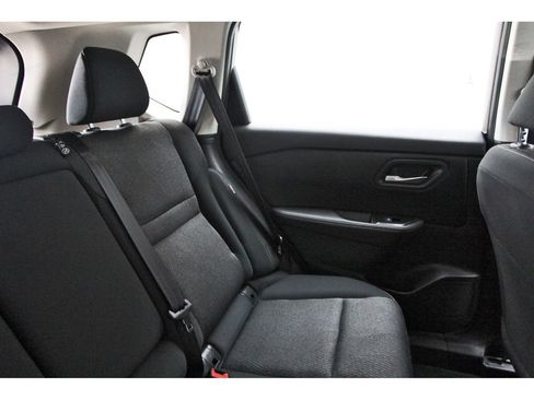 Used 2025 Nissan Rogue SV FWD image 10