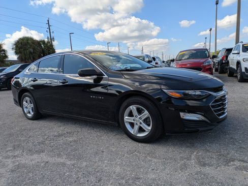 Used 2023 Chevrolet Malibu LS FWD image 2
