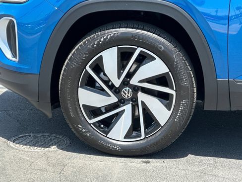 Used 2025 Volkswagen Atlas SE FWD image 27