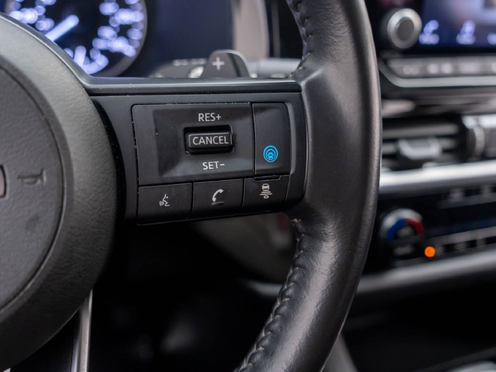 Used 2024 Nissan Pathfinder SV AWD/4WD image 29