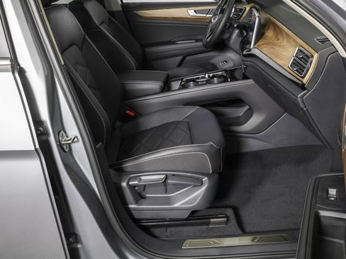 New 2026 Volkswagen Atlas SE image 45