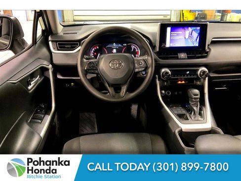 Used 2025 Toyota RAV4 XLE image 4