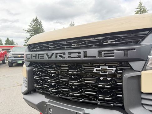 Used 2021 Chevrolet Colorado ZR2 w/ ZR2 Dusk Special Edition AWD/4WD image 34