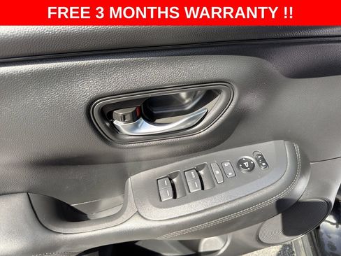 Used 2023 Honda HR-V LX image 12
