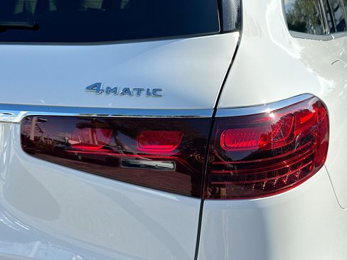 Used 2025 Mercedes-Benz GLS 450 4MATIC image 34