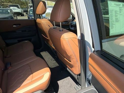 New 2026 Nissan Pathfinder Platinum AWD/4WD image 26