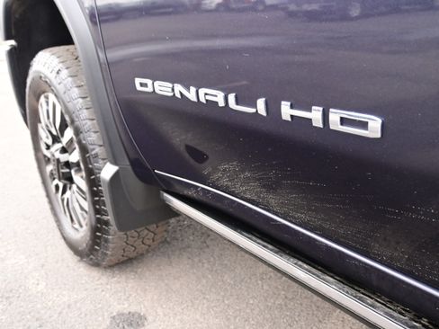 Used 2025 GMC Sierra 2500 Denali Ultimate image 13