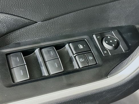 Used 2025 Toyota RAV4 XLE FWD image 15