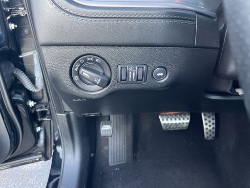 Used 2023 Dodge Charger R/T w/ Plus Group image 30