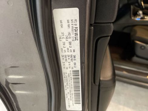 Used 2017 Jeep Grand Cherokee Laredo w/ Quick Order Package 23E image 27