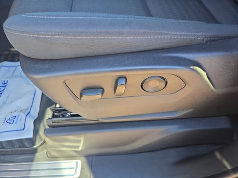 Used 2023 GMC Sierra 1500 Elevation image 19