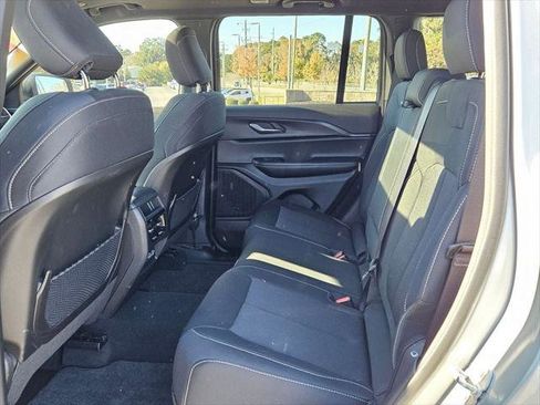 Certified 2025 Jeep Grand Cherokee Laredo X w/ Luxury Tech Group I RWD image 11