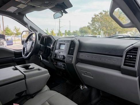 Used 2020 Ford F250 XL w/ Power Equipment Group image 31