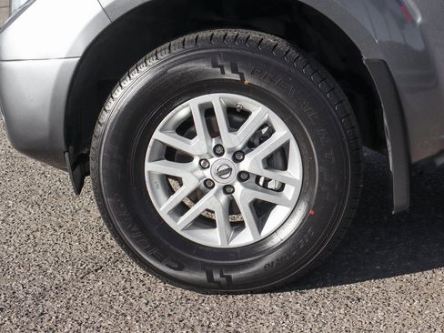 Used 2018 Nissan Frontier SV image 39