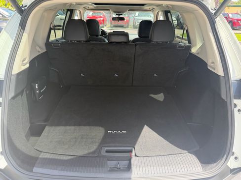 Certified 2023 Nissan Rogue SV w/ SV Premium B Package FWD image 13