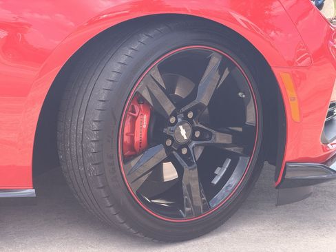 Used 2023 Chevrolet Camaro SS RWD image 5