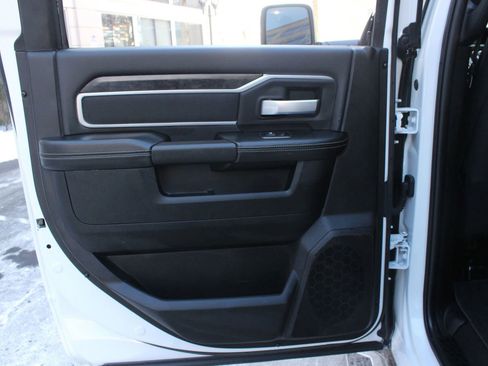 Used 2024 RAM 2500 Big Horn AWD/4WD image 20