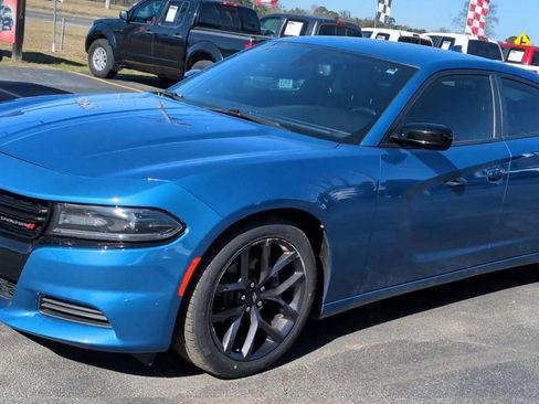 Used 2021 Dodge Charger SXT w/ Plus Group image 4