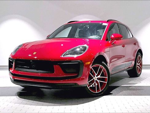 Used 2025 Porsche Macan image 1