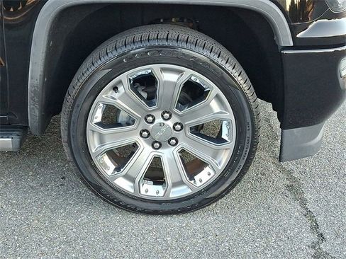 Used 2017 GMC Sierra 1500 Denali w/ Denali Ultimate Package image 8