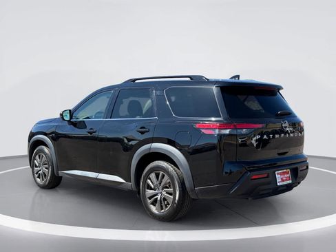 Used 2023 Nissan Pathfinder SV FWD image 4