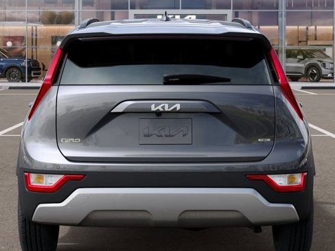 Certified 2025 Kia Niro EX image 13