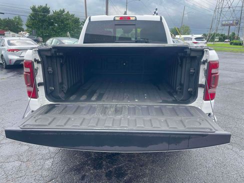 Used 2019 RAM 1500 Laramie AWD/4WD image 6