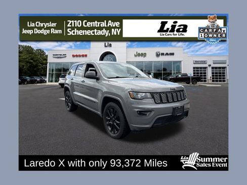 Used 2022 Jeep Grand Cherokee Laredo X AWD/4WD image 1
