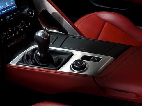Used 2019 Chevrolet Corvette Z06 RWD image 17