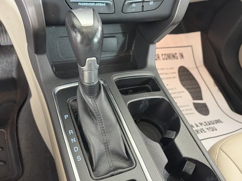 Used 2017 Ford Escape SE w/ SE Leather Comfort Package FWD image 27