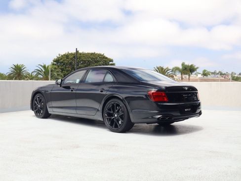 Used 2023 Bentley Flying Spur S V8 AWD/4WD image 3