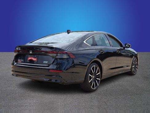 Used 2024 Honda Accord Touring image 4