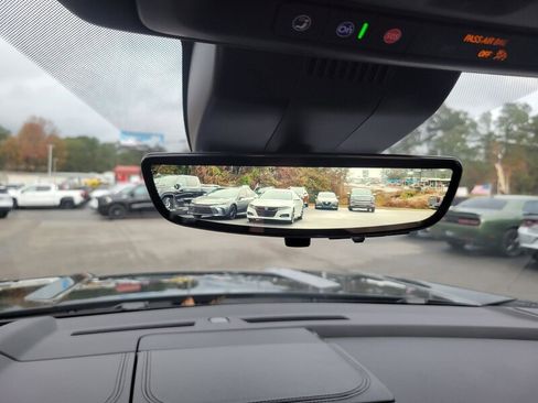 Used 2025 GMC Yukon XL Denali w/ Denali Reserve Package image 14