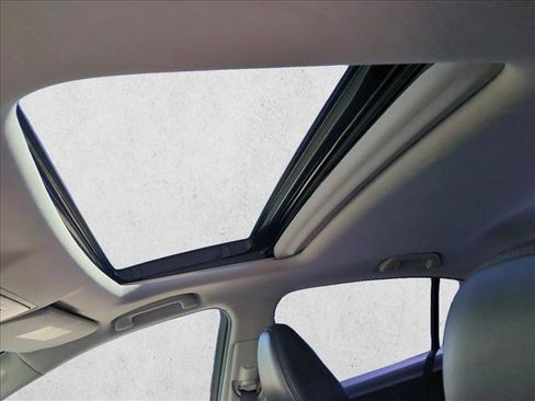 Used 2017 Acura TLX V6 w/ Technology Package FWD image 16