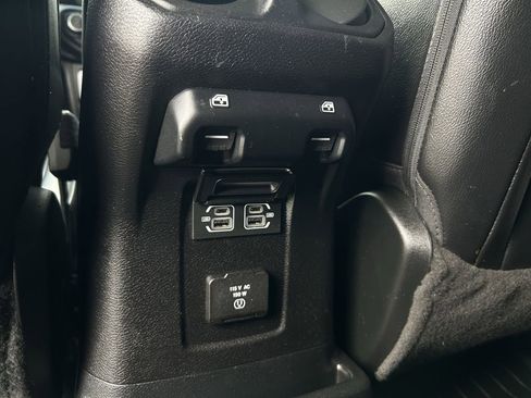 Used 2021 Jeep Wrangler Unlimited Sahara image 30