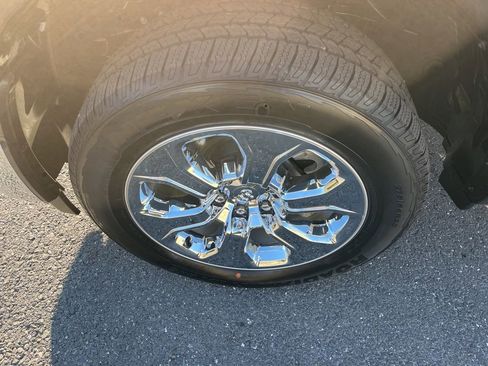 New 2026 RAM 1500 4x4 Crew Cab image 15