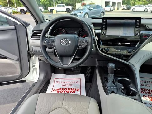 Used 2022 Toyota Camry XSE w/ Navigation Package FWD image 12