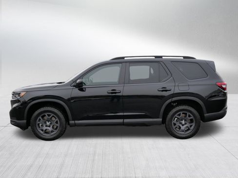 Certified 2025 Honda Pilot TrailSport image 4
