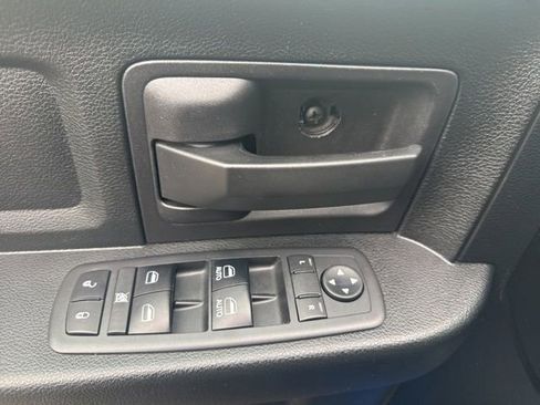 Used 2018 RAM 1500 Express image 12