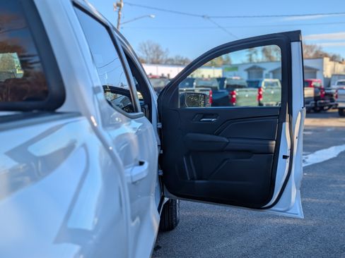 Used 2023 Chevrolet Colorado LT w/ LT Convenience Package image 39