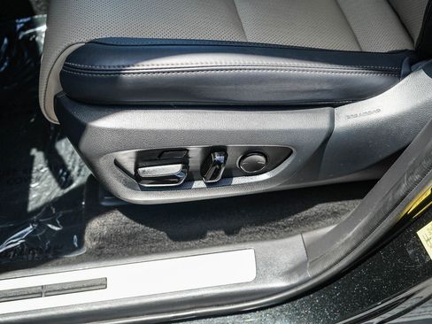 Used 2025 Lexus GX 550 AWD/4WD image 21