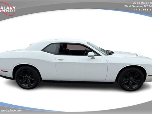 Used 2016 Dodge Challenger SXT w/ Sound Group RWD image 4