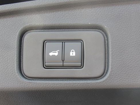 New 2026 Nissan Pathfinder SV image 6