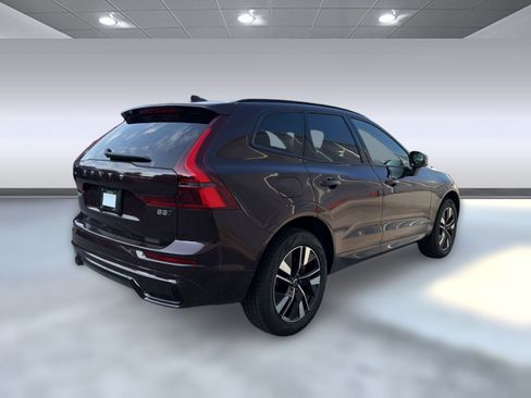 New 2026 Volvo XC60 B5 Plus w/ Climate Package AWD/4WD image 9